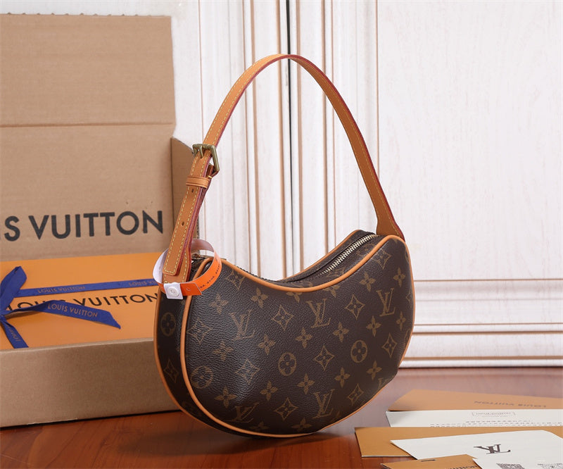  top-handle bag interior and compartment view