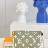 Side profile of classic modern women's handbag – women's everyday handbag