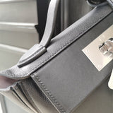  Refined everyday bag carried on shoulder 16