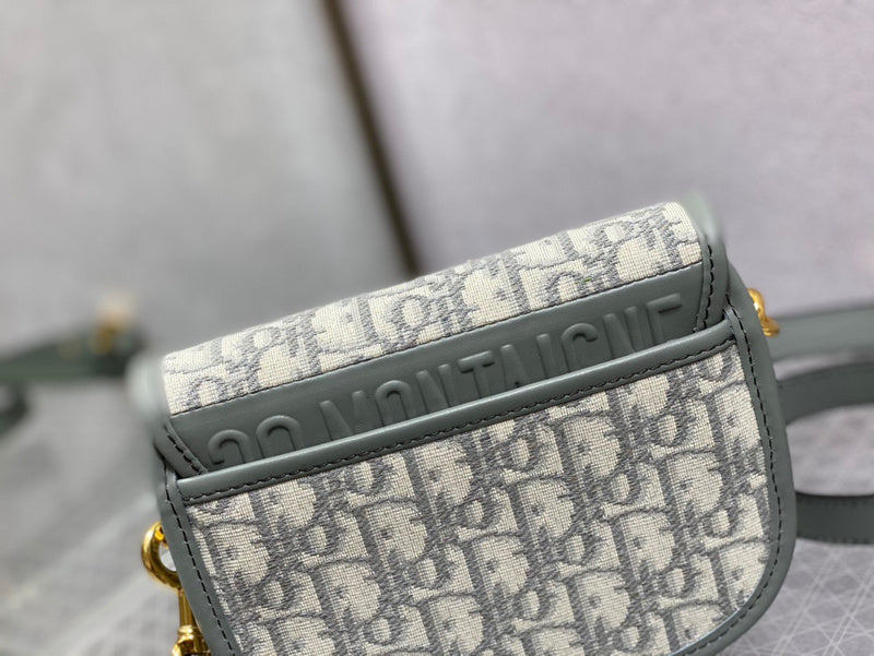 Front view of everyday-luxe polished women's handbag – women's designer-style accessory