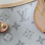  Elegant shopper bag front view 7