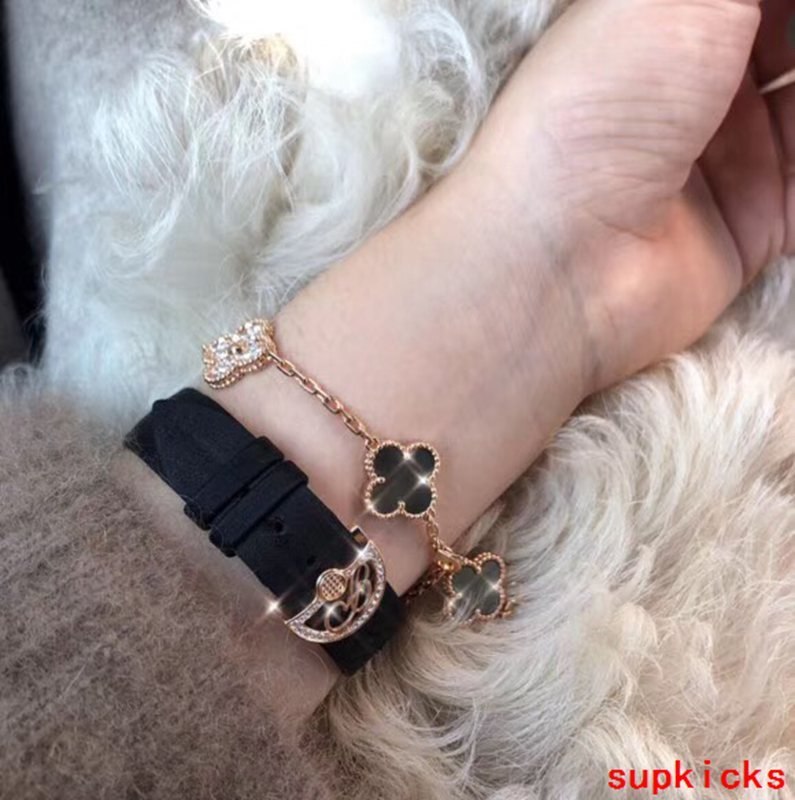 Close-up detail view of Van Cleef & Arpels unisex jewelry piece