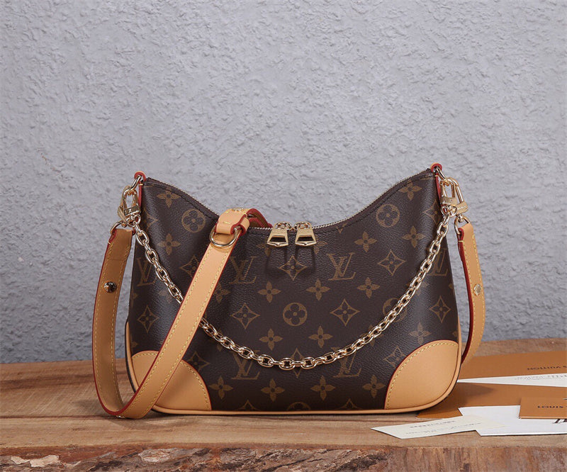  shoulder bag interior and compartment view 15