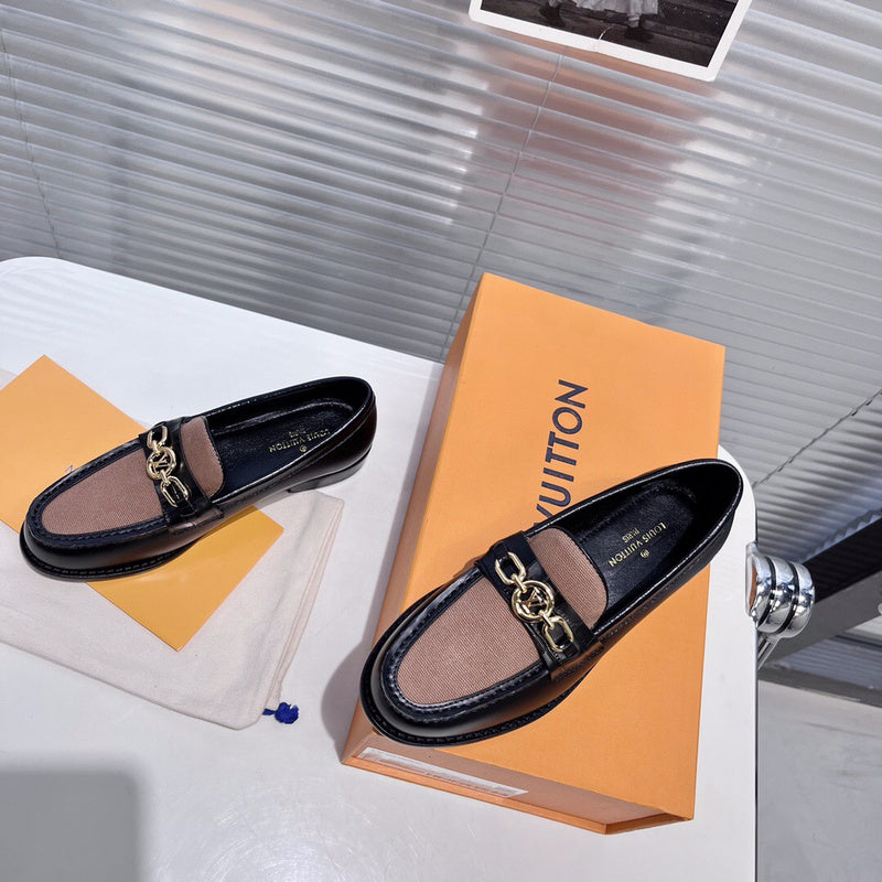 Louis Vuitton shoes Style 384 - texture and material detail