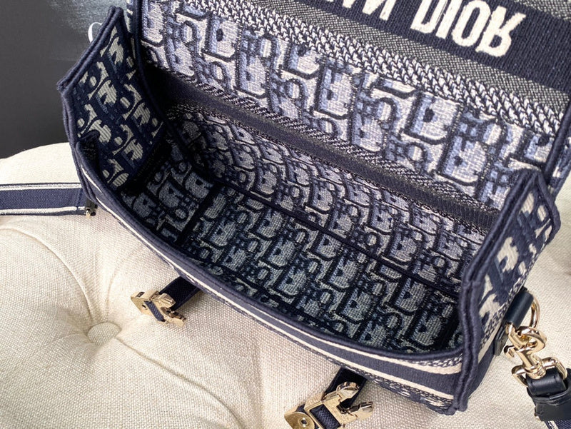 Front view of sleek structured women's handbag – women's everyday handbag