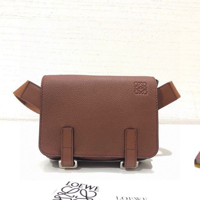 Ziva's Charm handbag – close-up view (18cm*14cm*4.5cm)