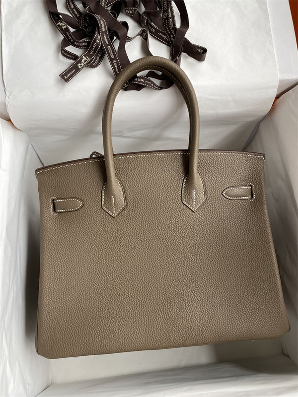 Interior view of minimalist premium bag