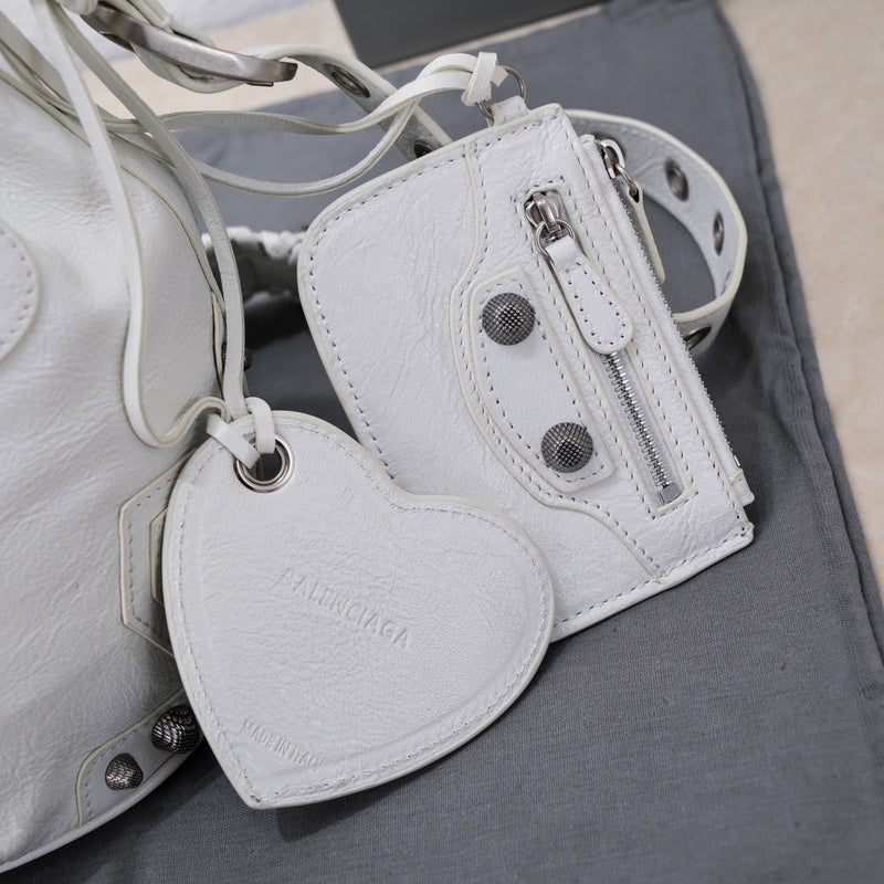 Zivas Charm Contemporary Flair Statement Handbag (Timeless Wardrobe Addition) – Lifestyle Shot 5