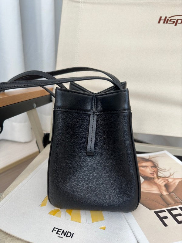 Ziva's Charm handbag – carry view (15cm*18.5cm*18cm)