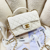  women's handbag, mid design, view 1