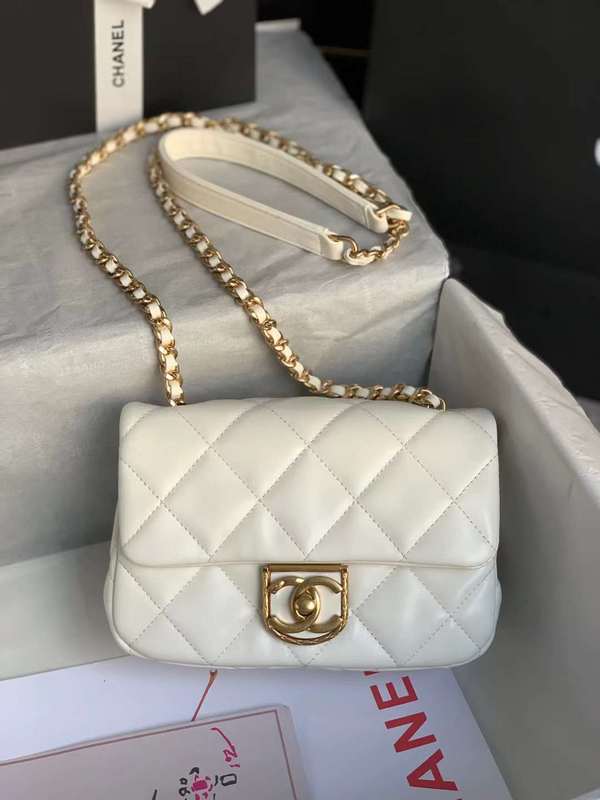Zivas Charm Modern Edge Everyday Handbag (Effortless Style Upgrade) – Detail View