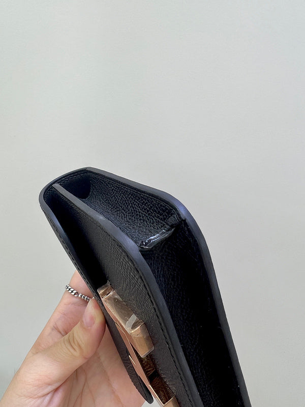Close-up detail of effortless bag design