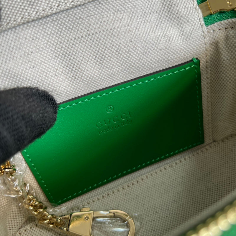 Close-up detail of structured sleek women's handbag – women's everyday handbag