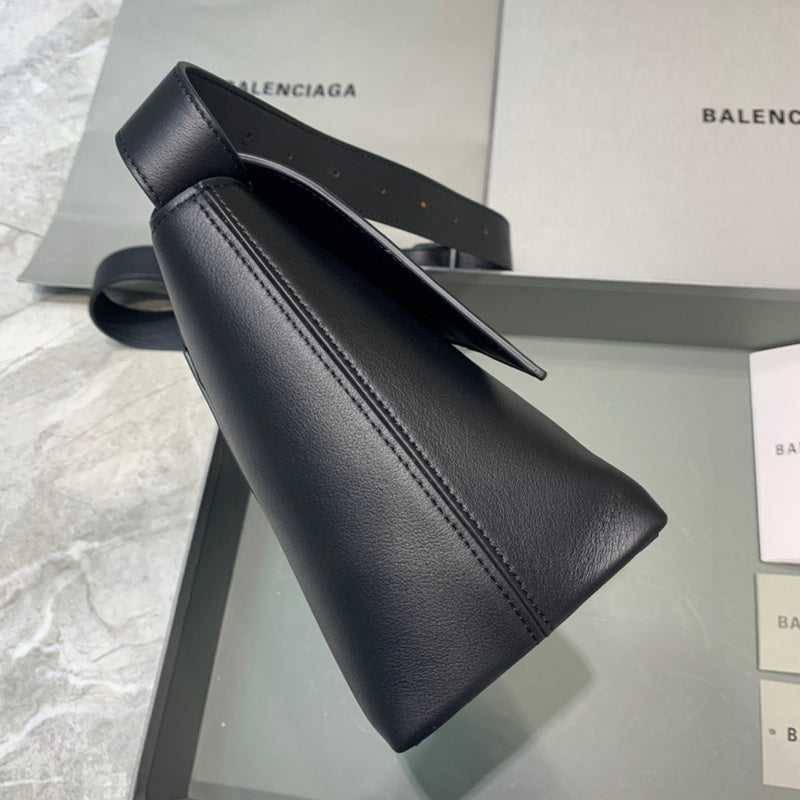 Effortless Premium PU Leather Handbag - Premium Craftsmanship Detailing | Women's Fashion Handbag #523 - back view (image 4) of designer-inspired handbag