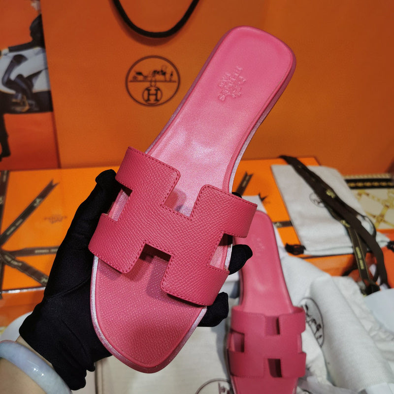 Hermès Nude Flat Thong Sandals - Side Profile View
