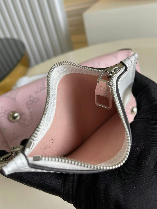 Side profile of signature elevated women's handbag – women's luxury handbag