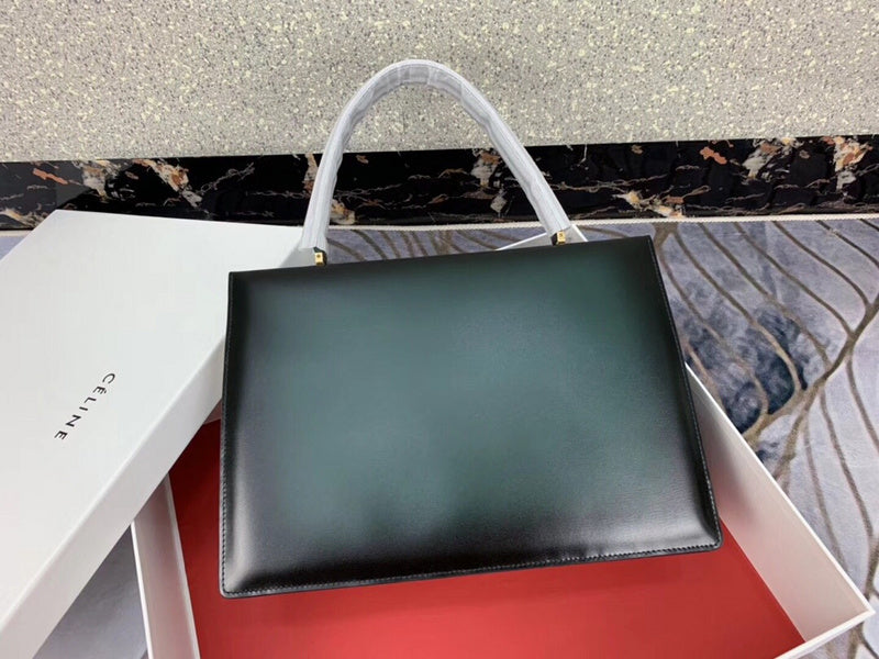 Interior view of everyday-luxe premium women's handbag – women's luxury handbag