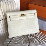  Versatile tote bag carried on shoulder