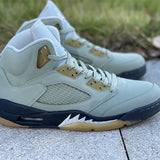 Nike Men's & Women's Luxury Low-Top Trainers — Style 249 detail view