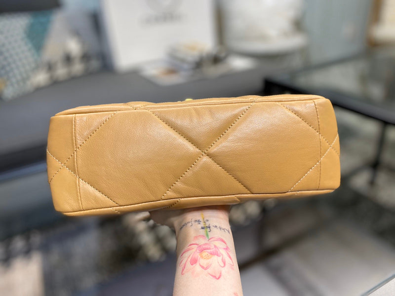 Zivas Charm Refined Structure Designer Handbag (Versatile Style Statement) – Lifestyle Shot