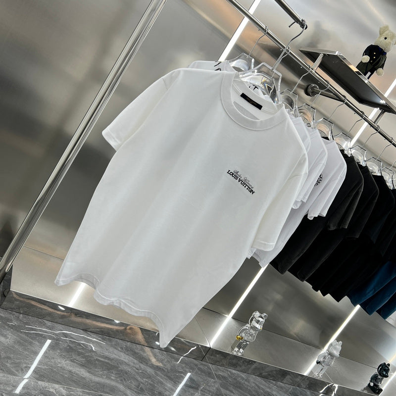 Side profile of Louis Vuitton cotton t-shirt with relaxed-fit cut