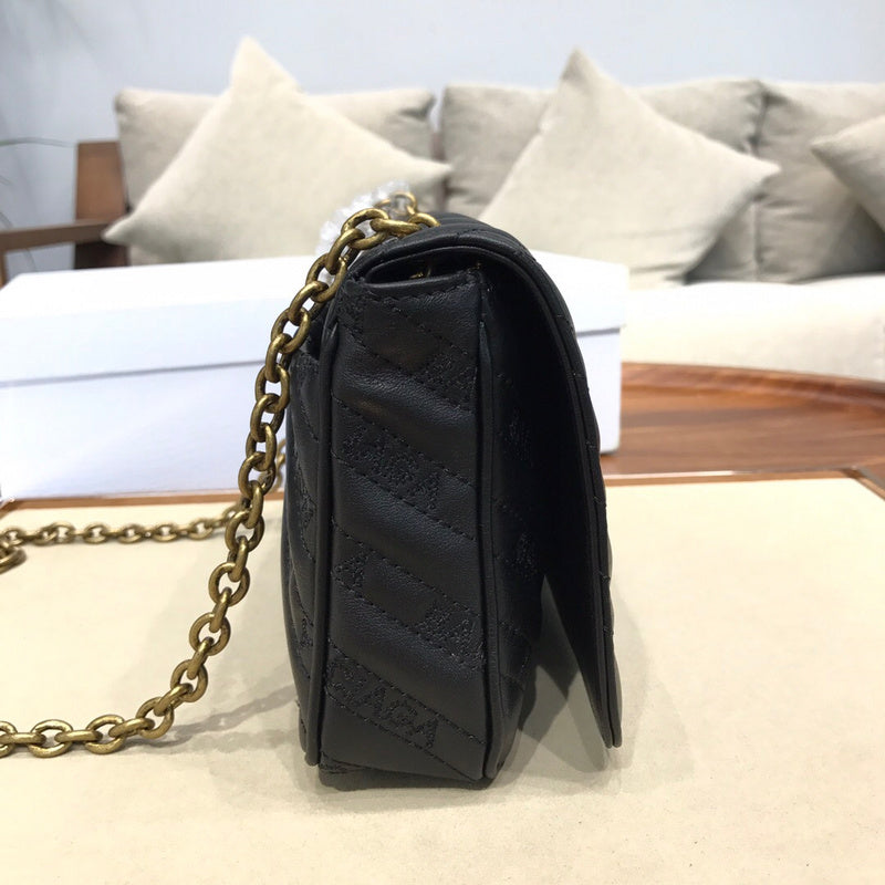 Sophisticated Vegan Leather Handbag - Versatile Everyday Design | Women's Designer-Inspired Purse #797 - hardware and detail close-up (image 5) of designer-inspired handbag