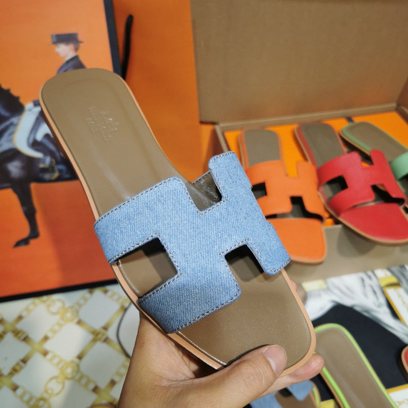 Hermès Red Espadrille Wedge Sandals - Sole Detail View