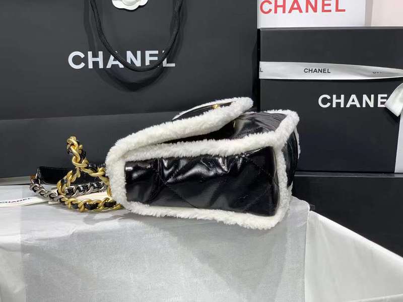 Zivas Charm Effortless Elegance Luxury Handbag (Premium Everyday Carry) – Close-Up Detail