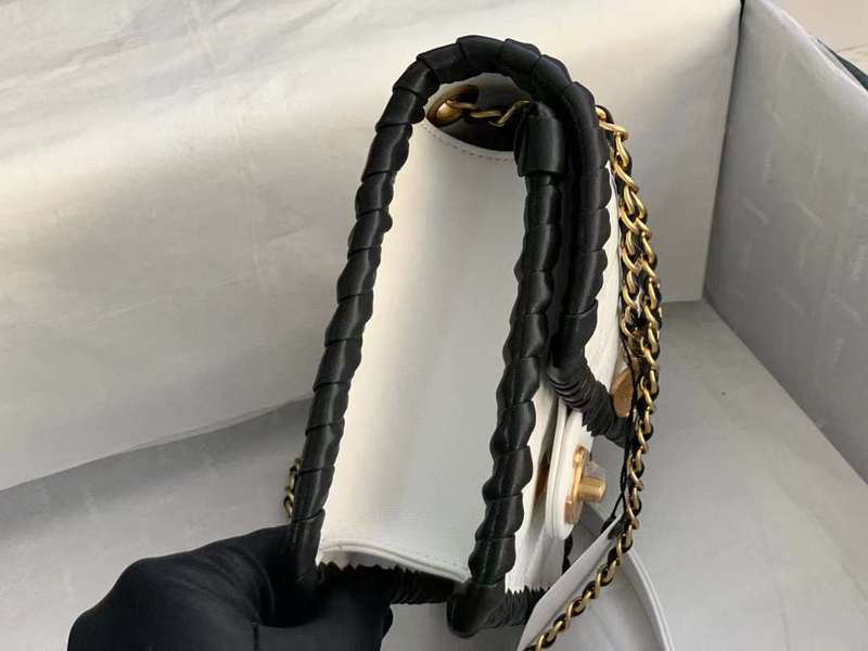 Zivas Charm Chic Craftsmanship Designer Handbag (Elevated Accessory Essential) – Interior View