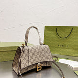 Ziva's Charm handbag – product shot (one versatile size)