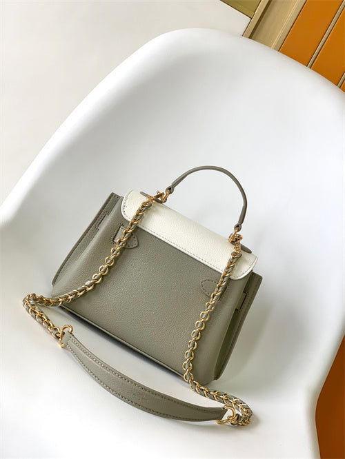  clean-lined shopper bag detail view showing craftsmanship 20