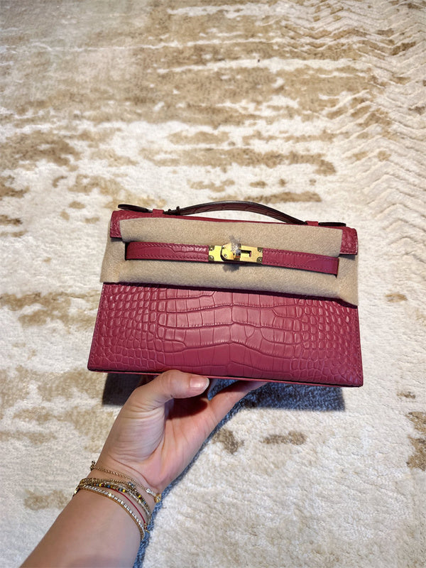  Statement everyday bag carried on shoulder 10