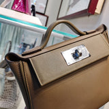  Sophisticated tote bag front view 7