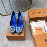 Back view of Louis Vuitton luxury piece style No.081
