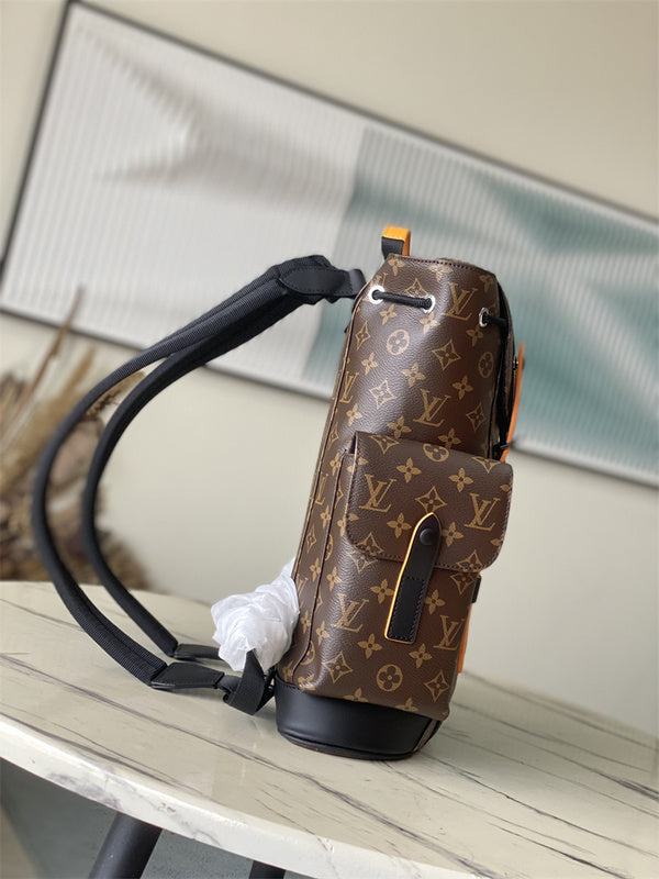  statement handbag styled with outfit 12