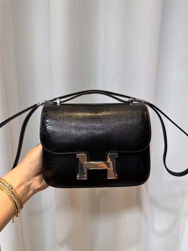  classic shopper bag styled with outfit 12