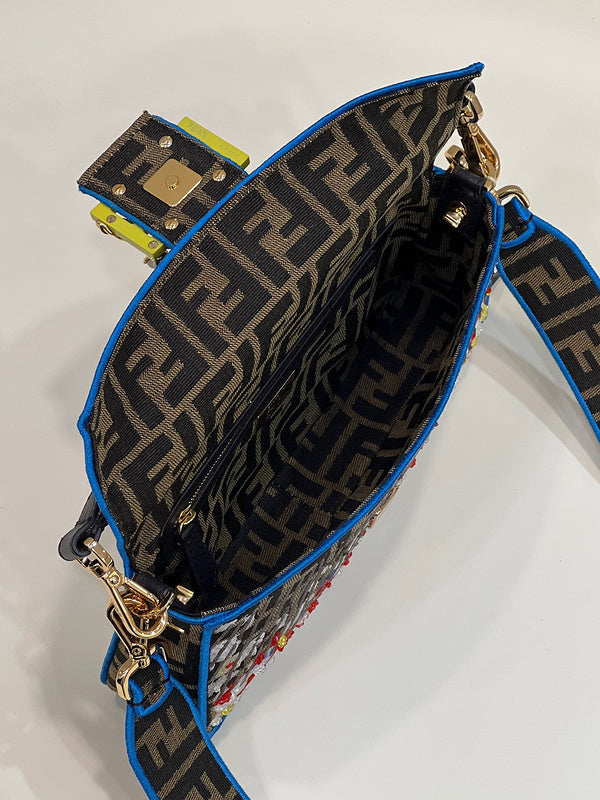 Ziva's Charm handbag – product shot (27cm*5cm*14cm)