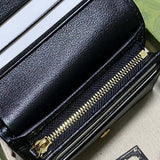Side profile of statement modern women's handbag – women's luxury accessory