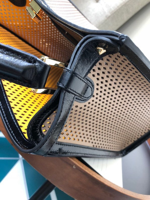 Ziva's Charm handbag – product shot (Standard Size)