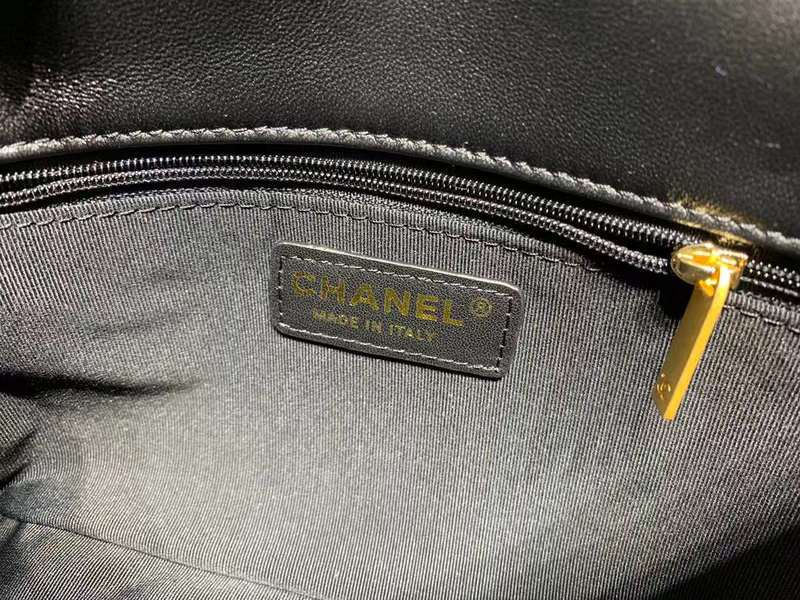 Zivas Charm Effortless Elegance Luxury Handbag (Refined Practical Design) – Close-Up Detail