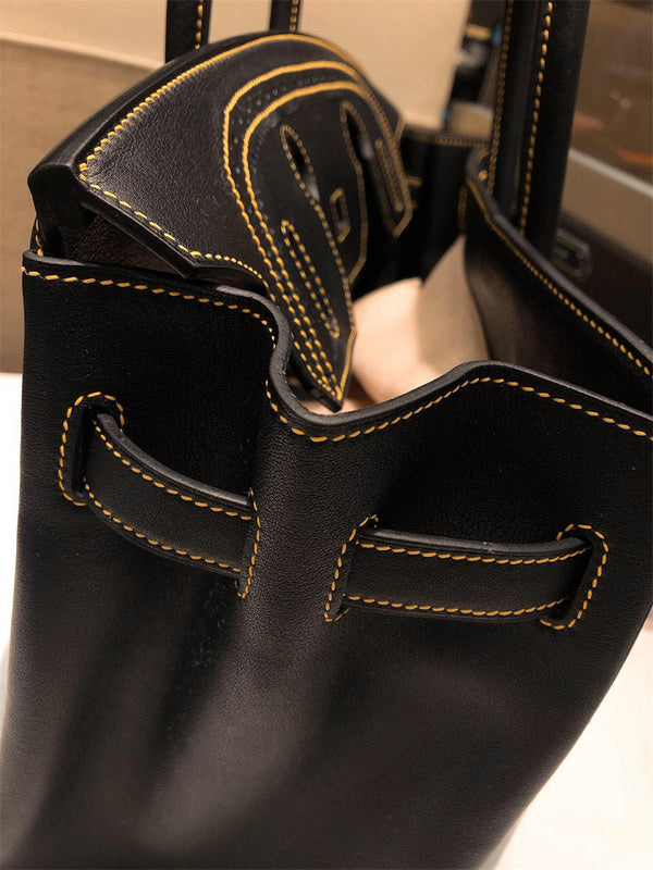  Sophisticated crossbody bag front view 7