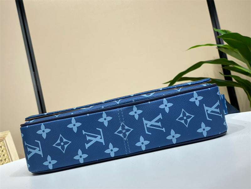  versatile shopper bag detail view showing craftsmanship 8