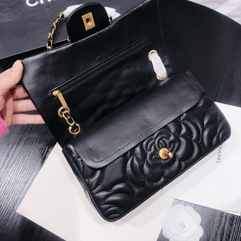 Zivas Charm Chic Craftsmanship Designer Handbag (Premium Everyday Carry) – Close-Up Detail