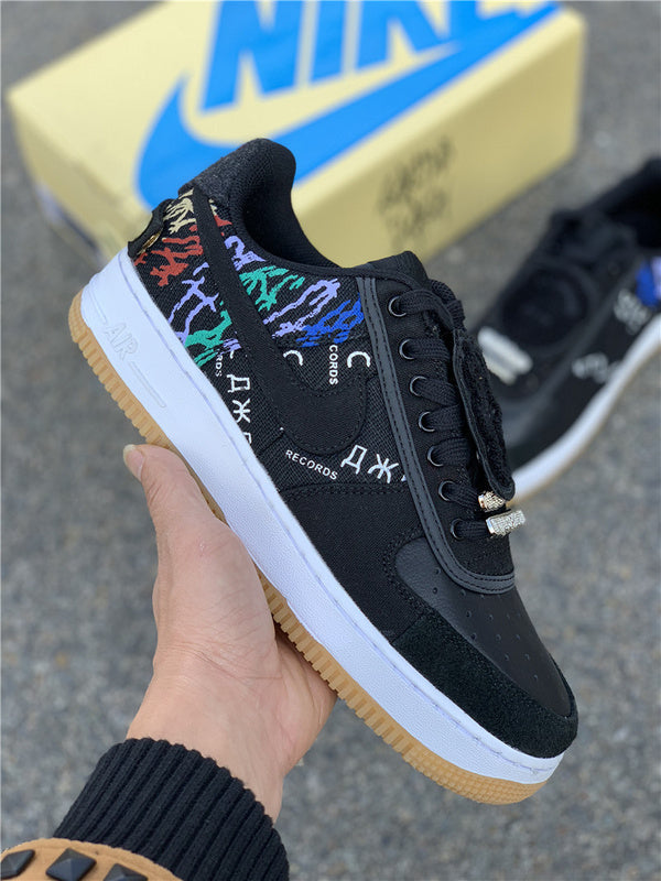 Nike Men's & Women's Designer Street Sneakers — Style 002 hardware detail