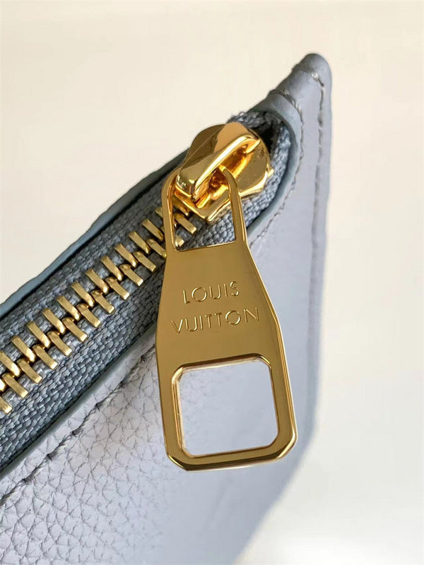  Signature tote bag front view 7