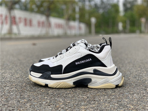 Balenciaga shoes Style 384 - back heel detail (alternate angle)