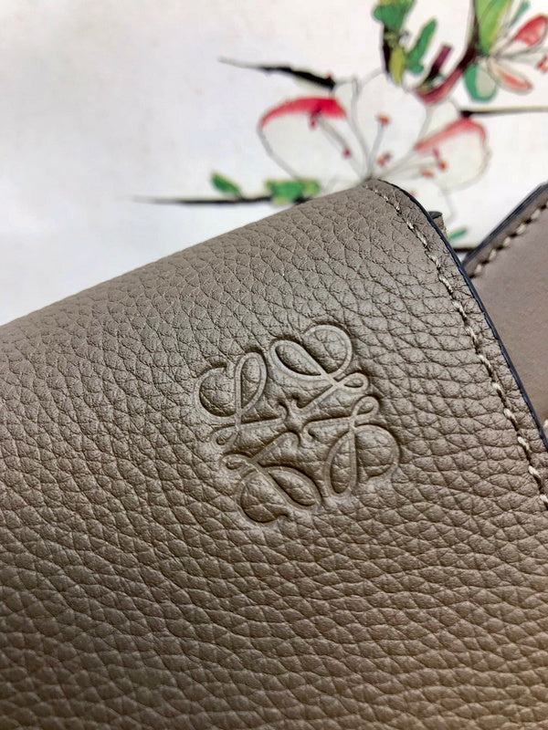 Ziva's Charm handbag – back view (18cm*14cm*4.5cm)