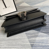 Handle and strap detail of statement signature women's handbag – women's statement bag