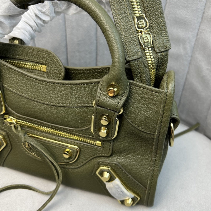 Zivas Charm Modern Minimalist Look Statement Handbag (Refined Practical Design) – Interior View