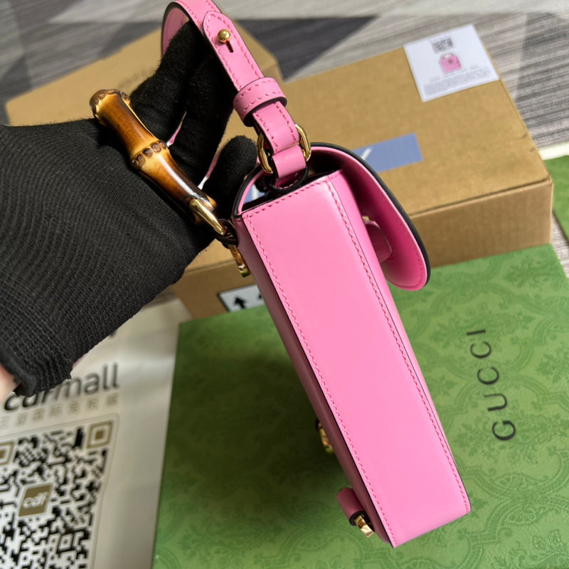 Handle and strap detail of signature premium women's handbag – women's luxury accessory